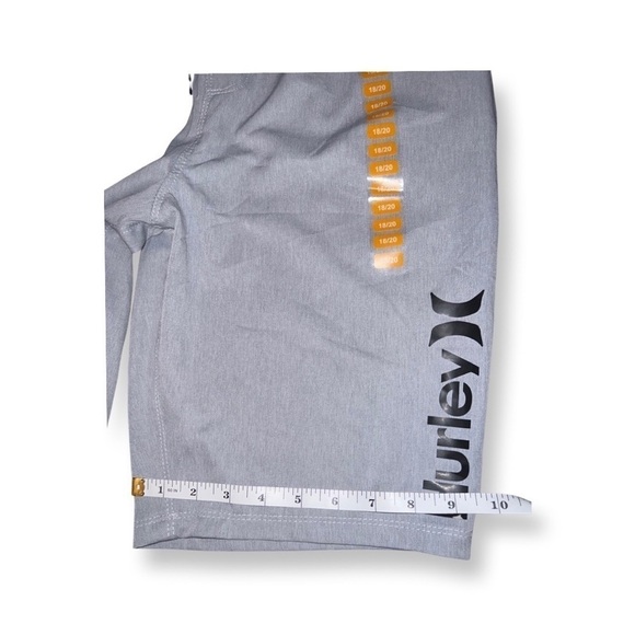 Hurley Grey Gray Youth Hybrid Short 4-Way Stretch Size 18/20. - Picture 12 of 12